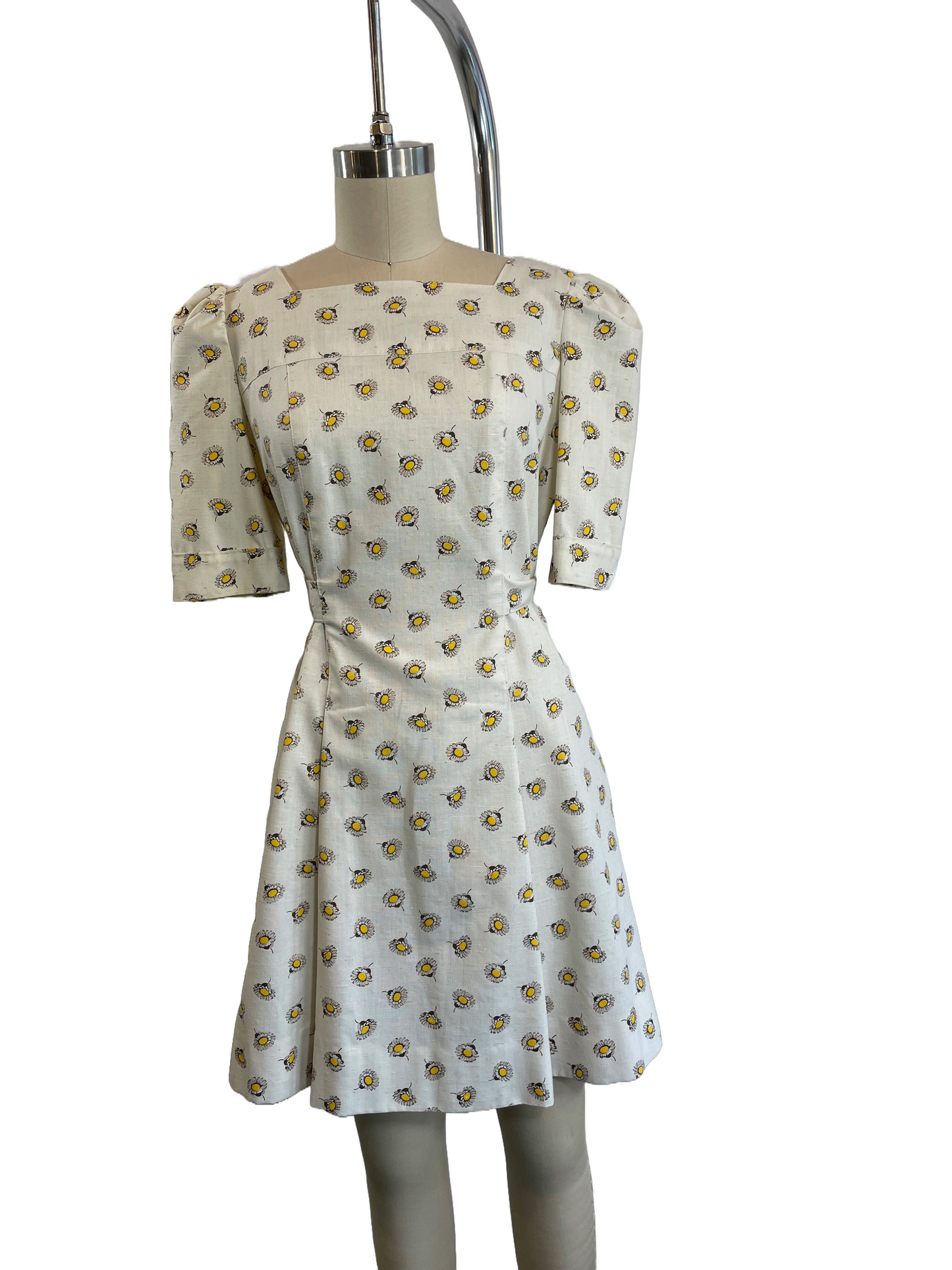 1970s Parchment Daisy Print Tie-Back Mini Dress