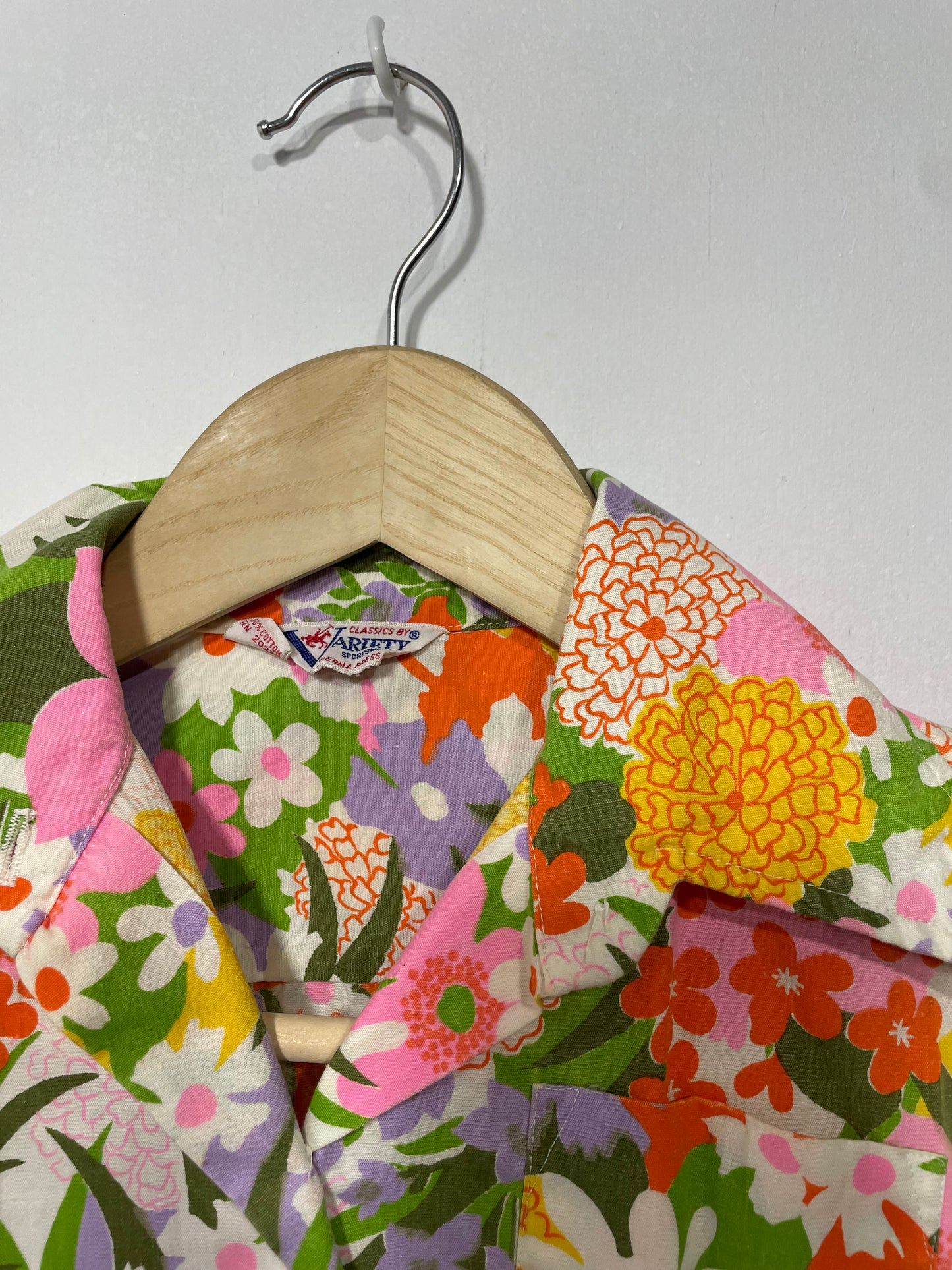 1960s Bold Multicolor Cotton ‘Variety’ Garden Floral Top