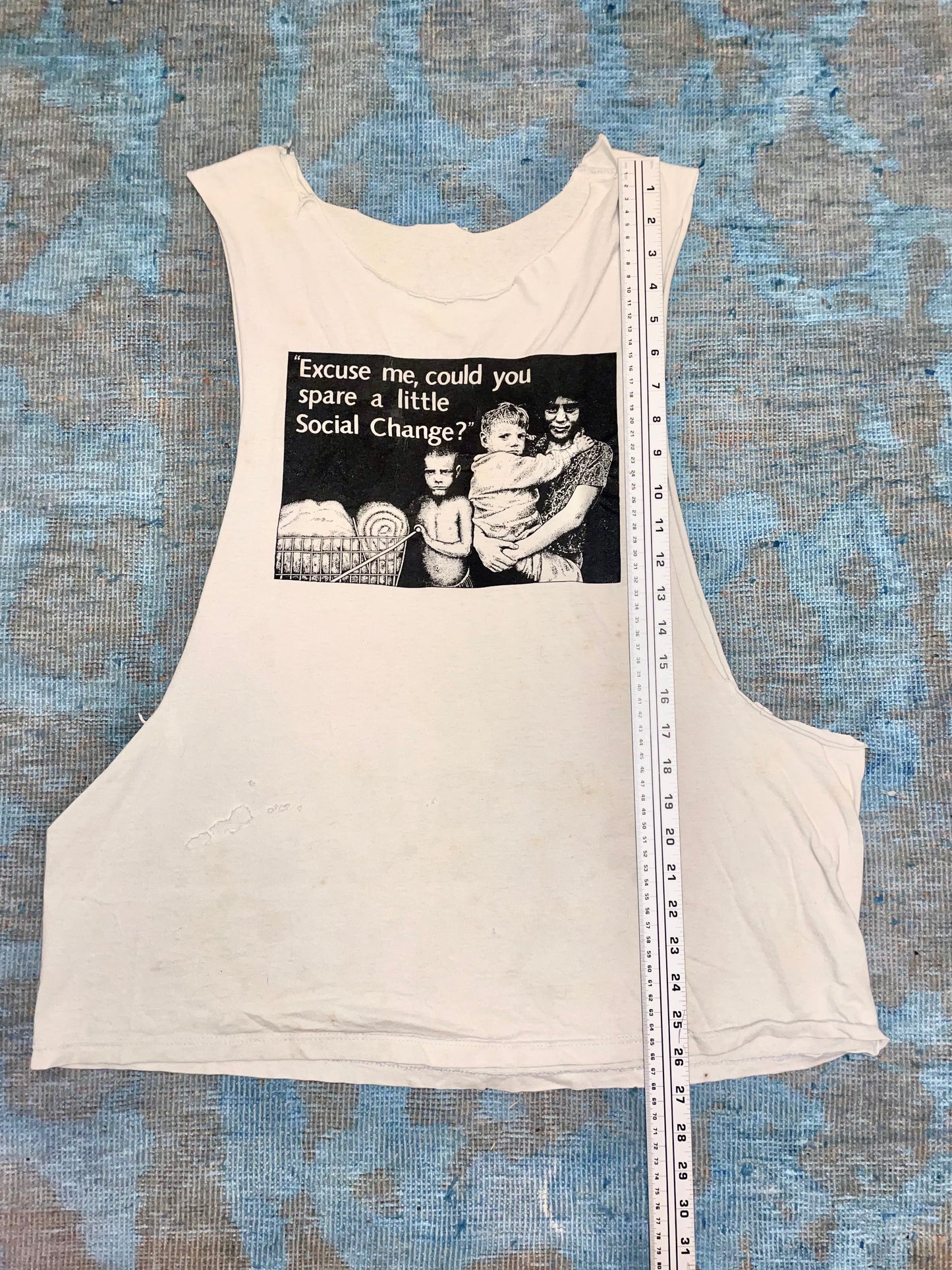 Excuse me, could you spare a little Social Change?" Graphic ca. 1990s Off-White Cut-off Sleeves Vintage T-Shirt