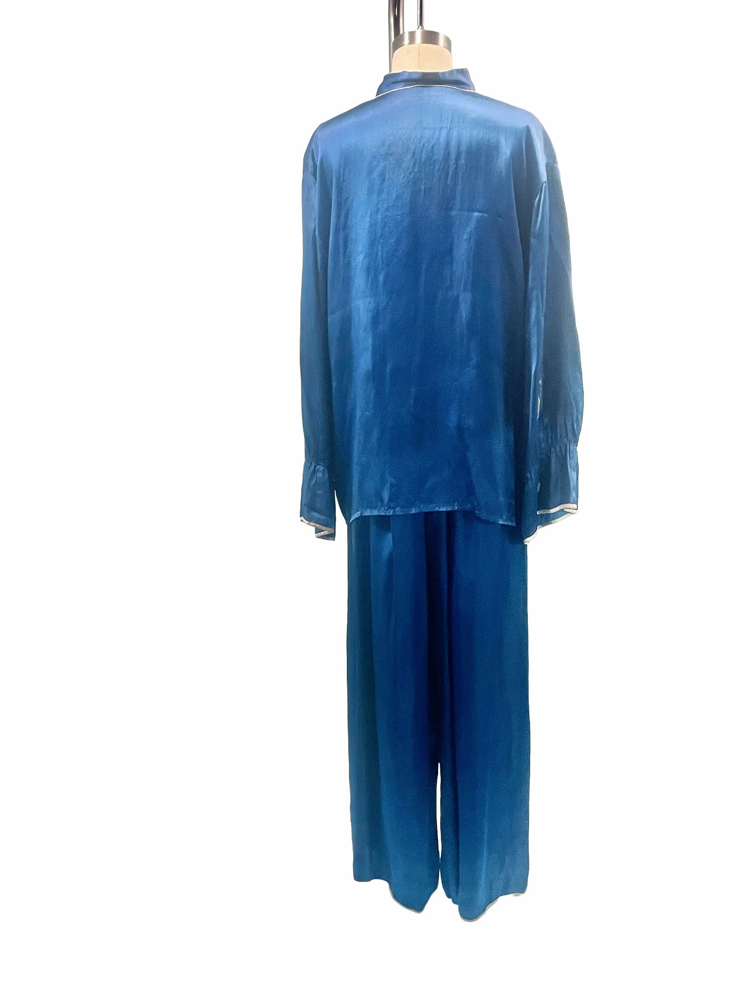 1940s Royal Blue Satin Rayon Dragon Embroidered Lounge Set