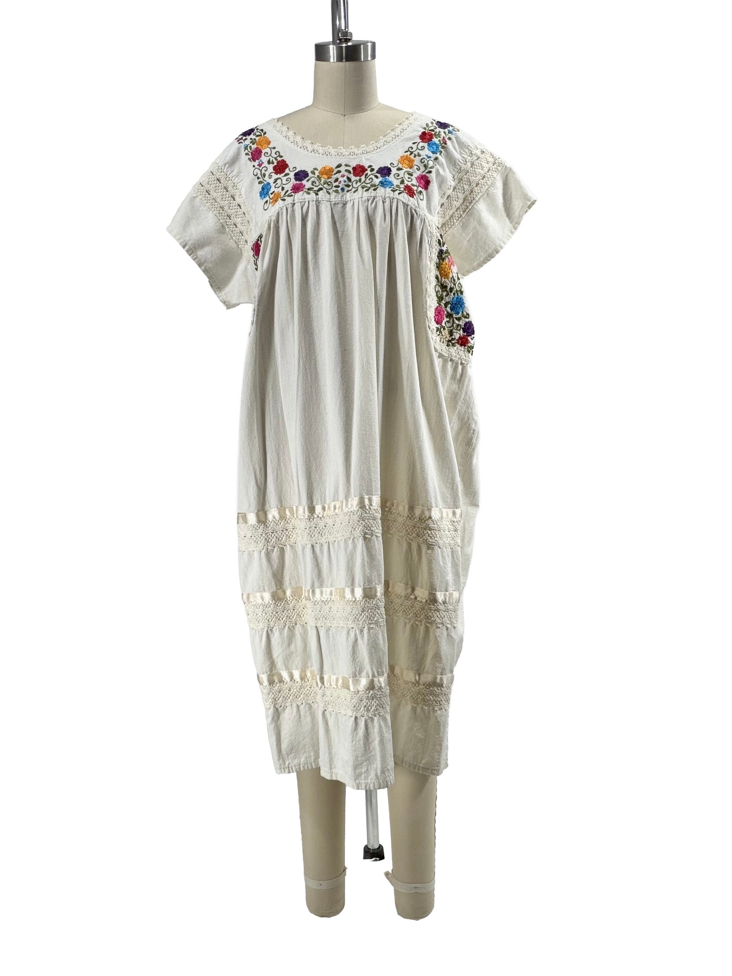 1970s White Gauzy Embroidered Smock Dress