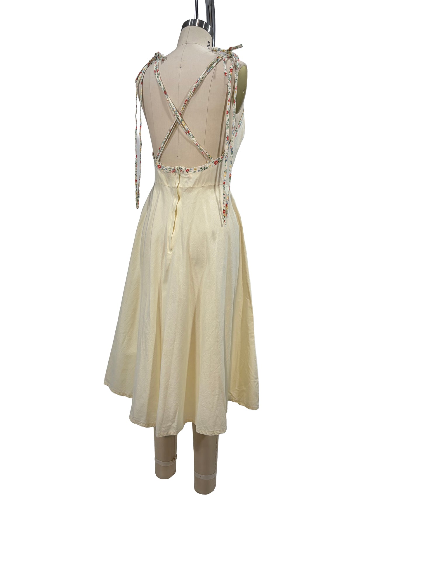 1970s White Floral Trim ‘Gordon King’ X-Back Cotton Sun Dress