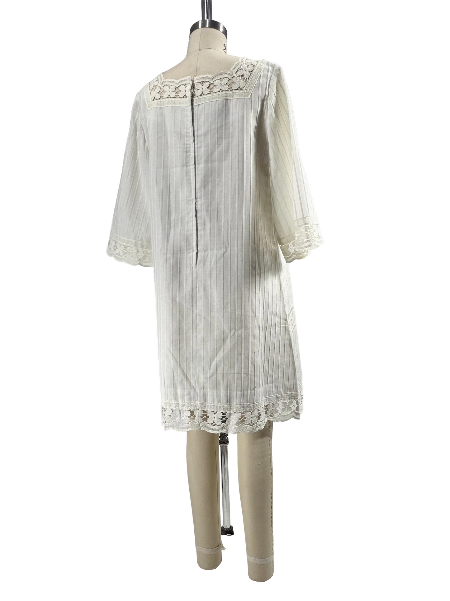 1960s White Guipure Lace Summer Cotton Shift Dress