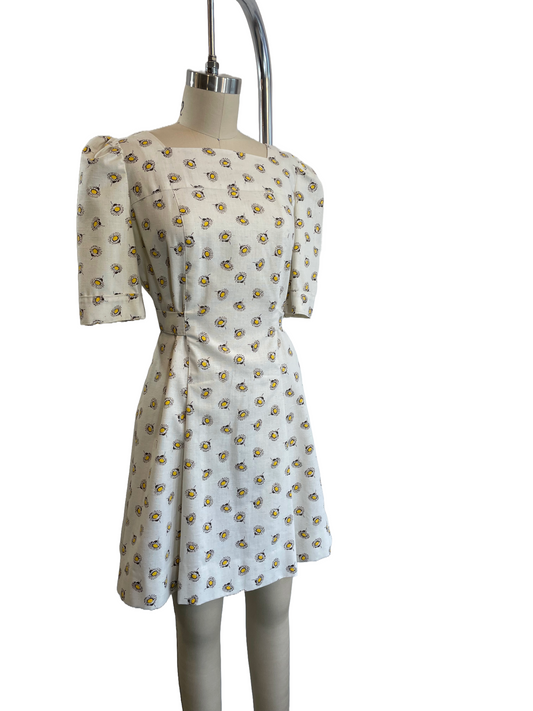 1970s Parchment Daisy Print Tie-Back Mini Dress