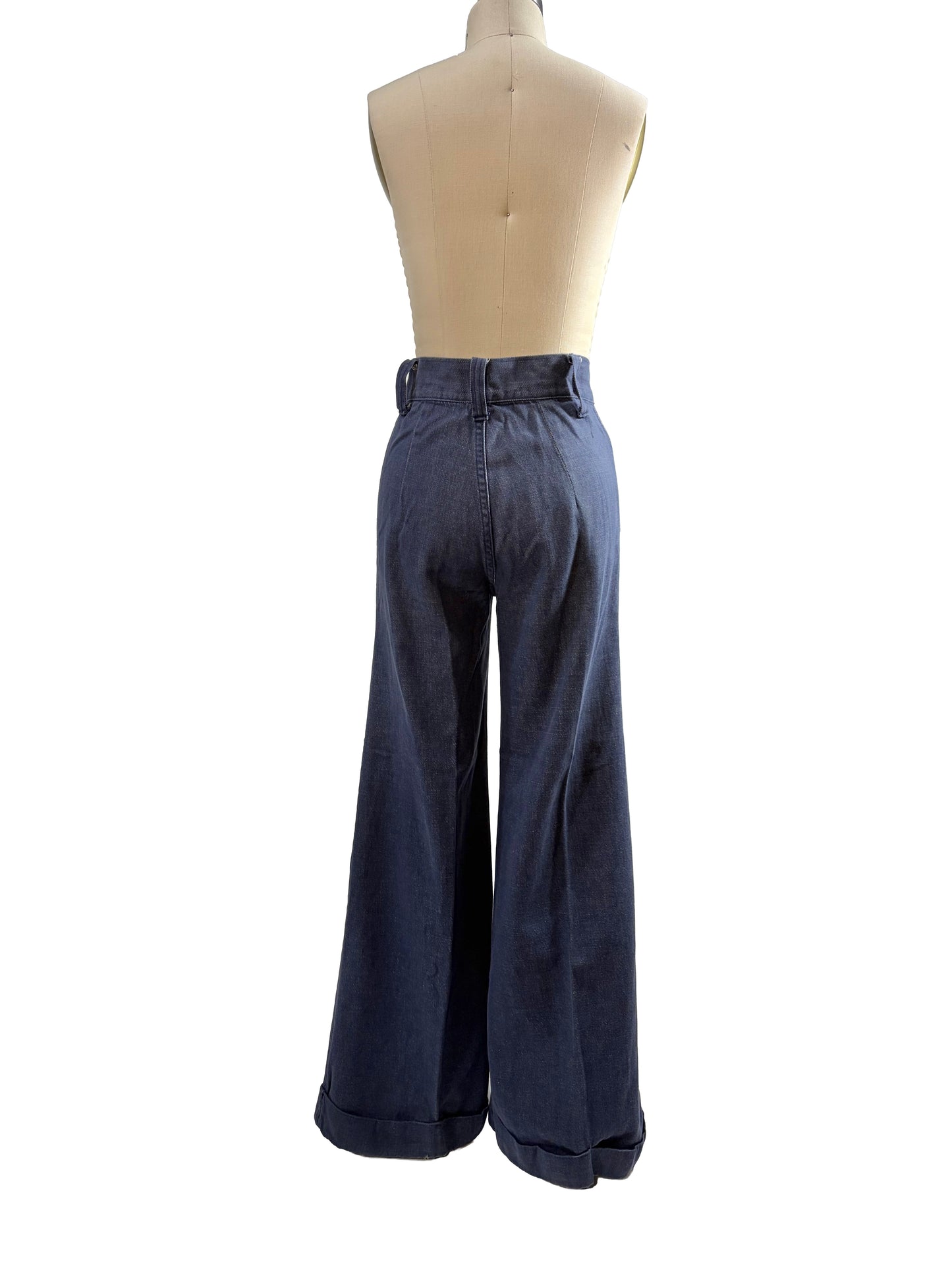 1970s Classic Denim Snap Fly Curved Pocket Bellbottoms