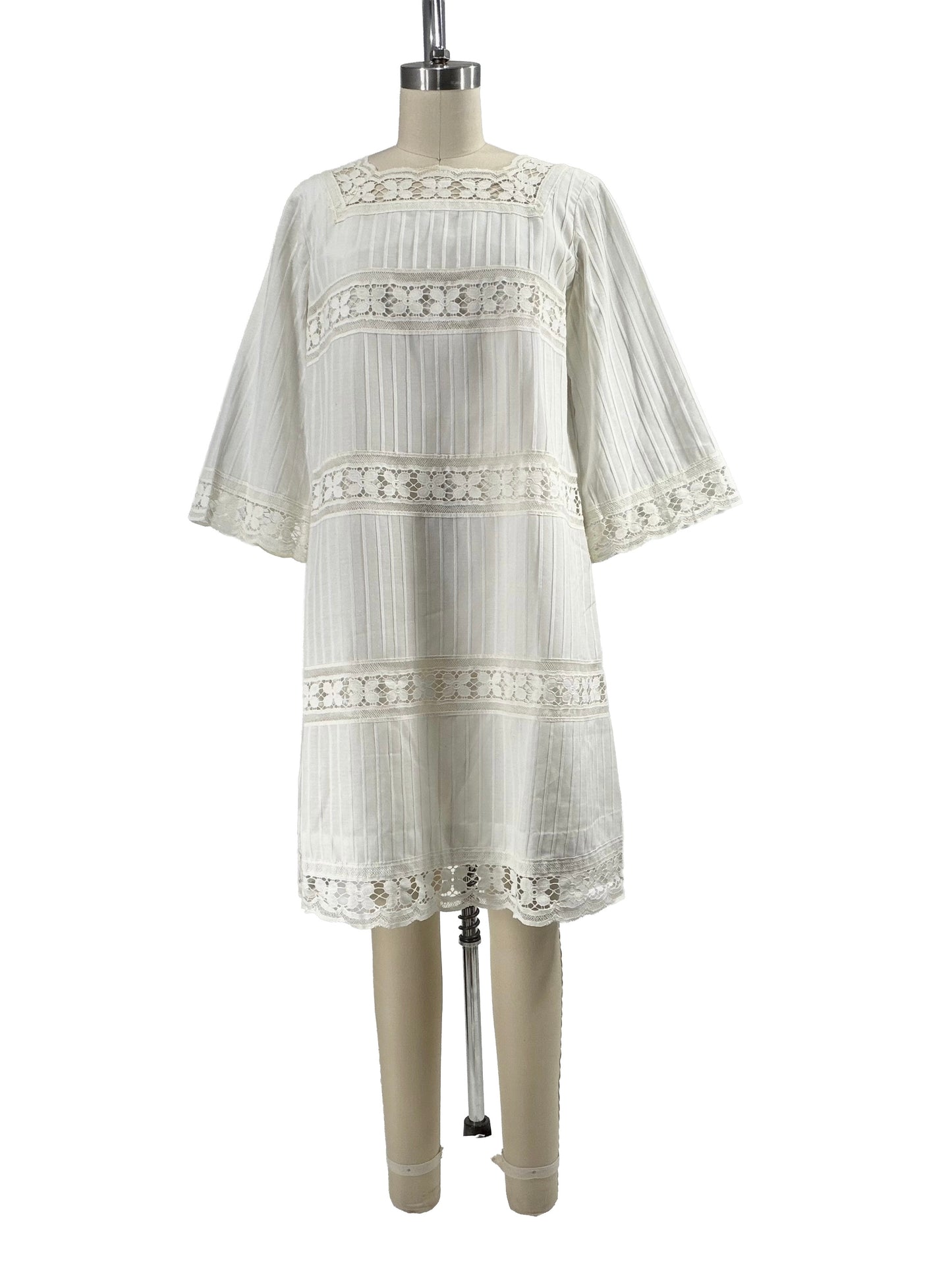 1960s White Guipure Lace Summer Cotton Shift Dress