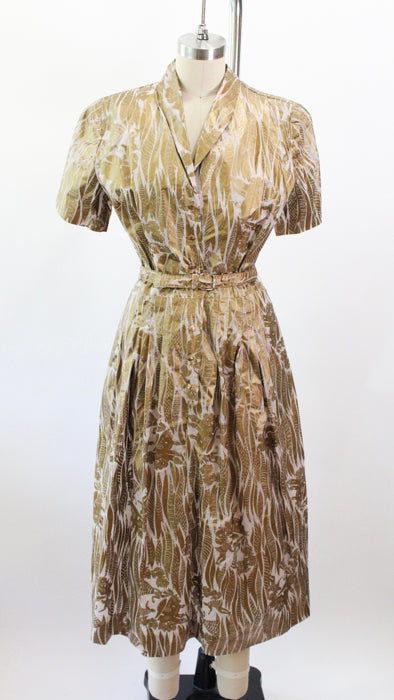 1950s Gold Foil Medieval Novelty Print Ripstop Belted Day Dress