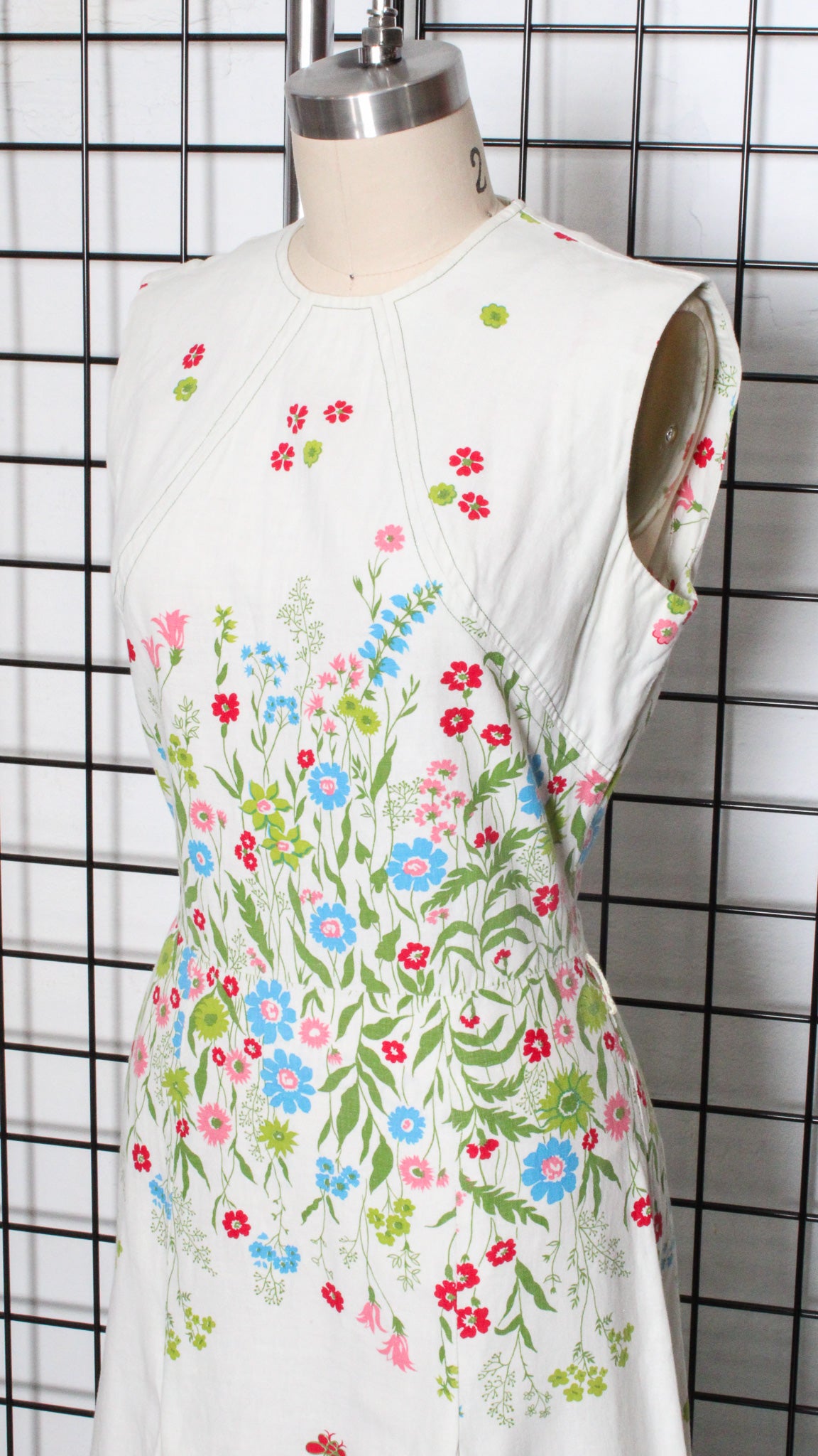 1960s Floral Print Cotton Fit-and-Flare Day Dress