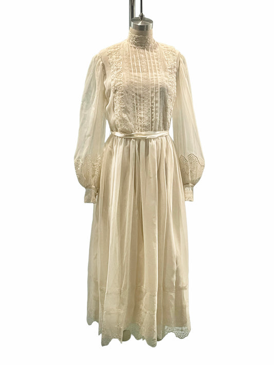 1970s White Edwardian-Inspired Crepe Lace Bridal Dress