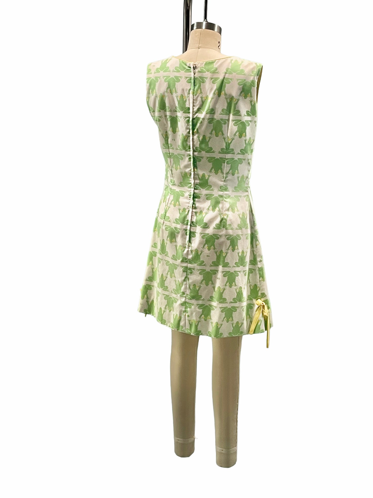 1970s Lime Green ‘The Vested Gentress’ Frog Print Shift Dress
