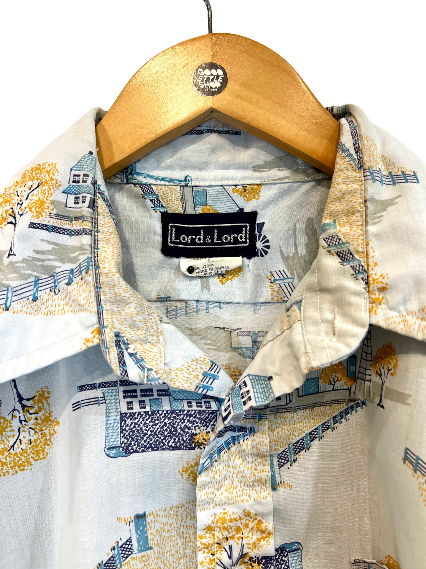 1970s White Blue Yellow Farmland Novelty Print Cotton Weave SS Shirt